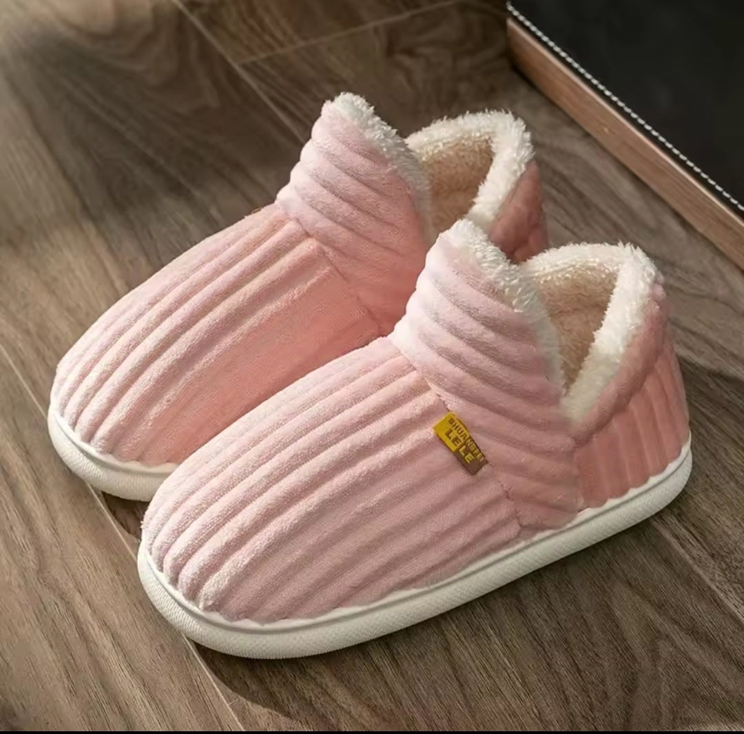 COMFORT SLIPPERS