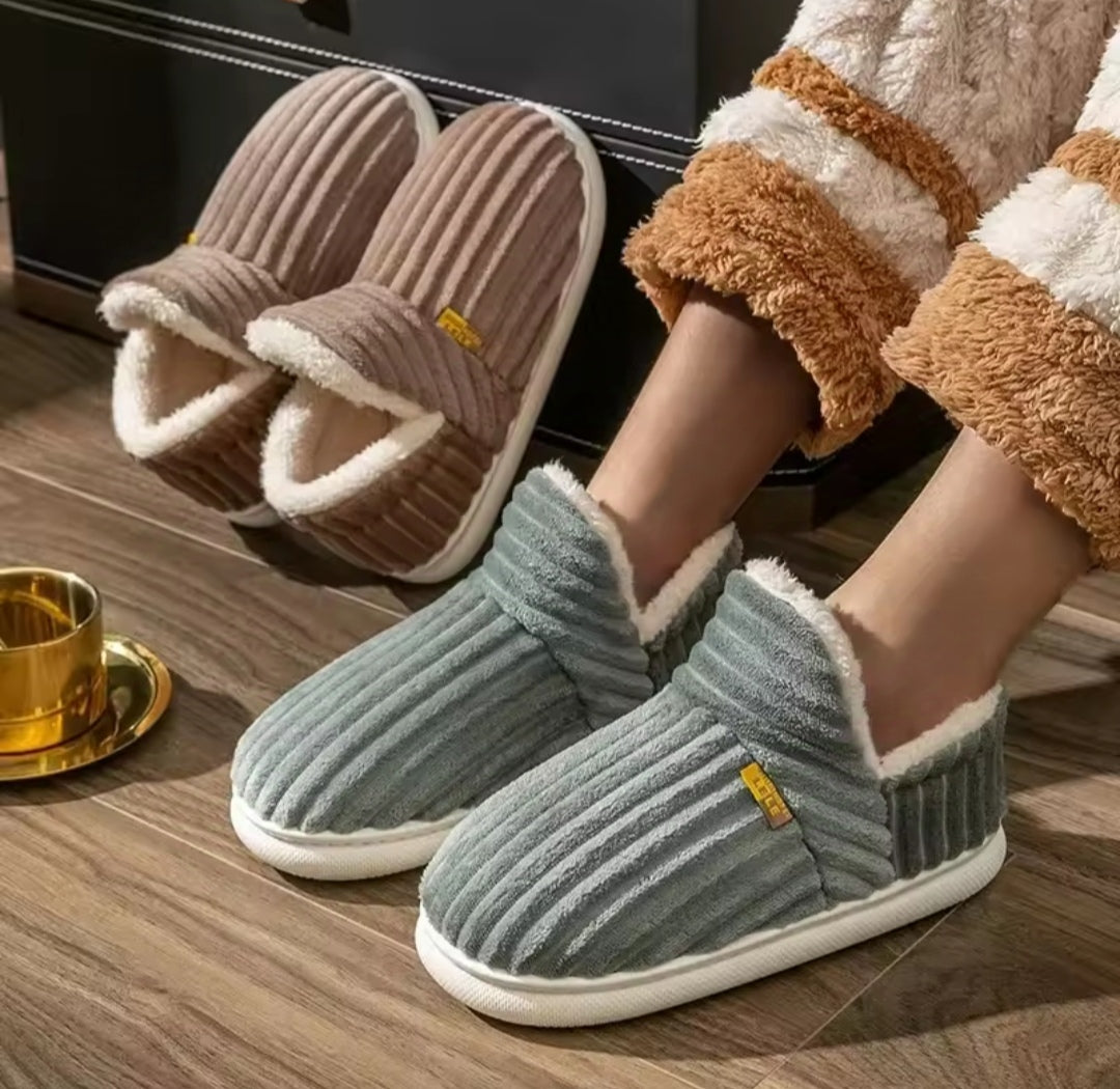 COMFORT SLIPPERS